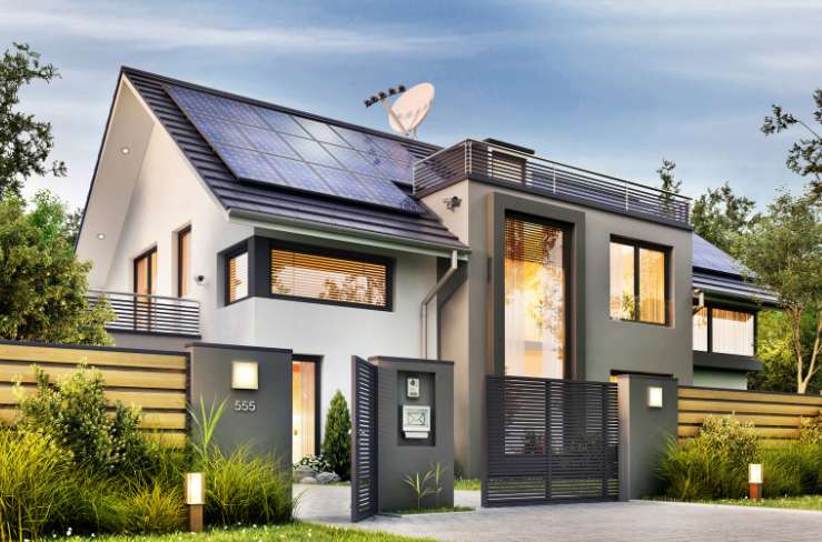 Fotografía de casa con placas solares